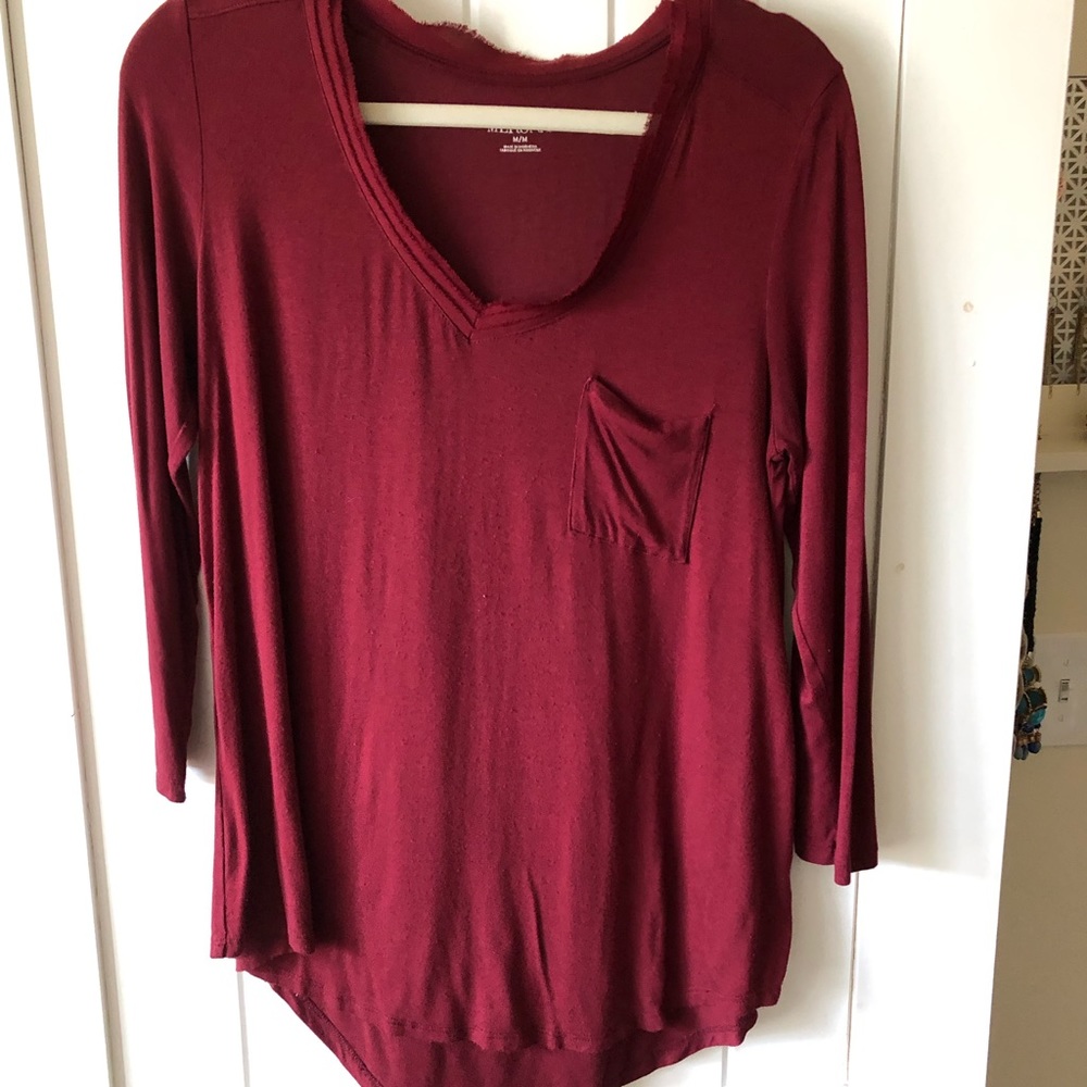 3/4 sleeve maroon shirt